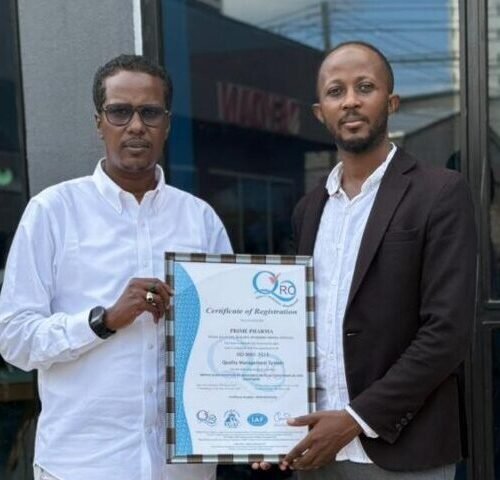 Warsame Receiving the Certificate